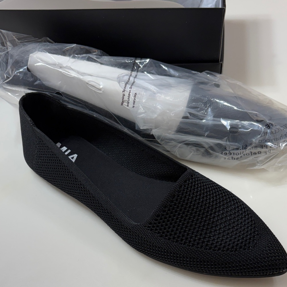 MIA Women's Black Flats